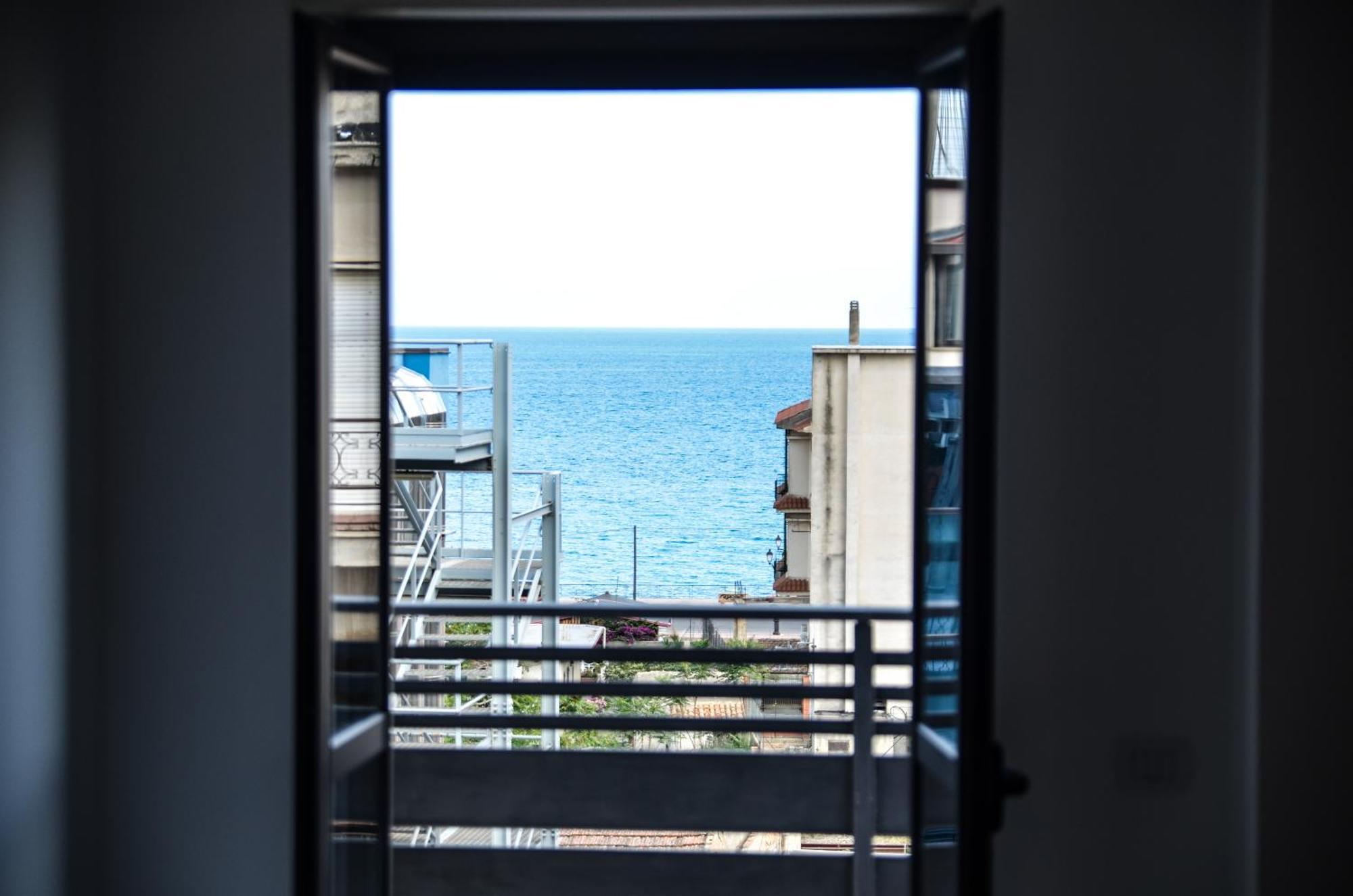 Apartment Sul Mare Trilocale Siderno